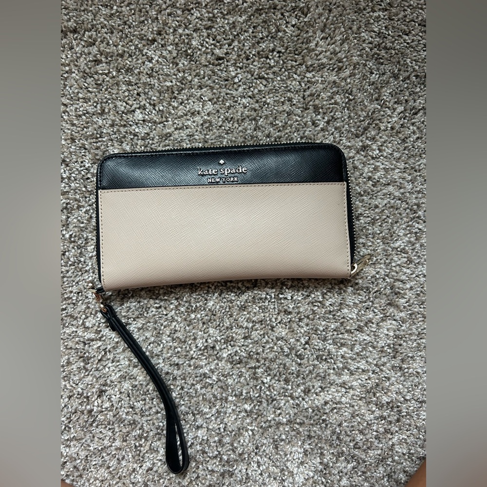 Kate Spade Black and Tan Wristlet